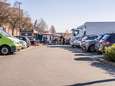 Winkeliers zijn parkeerproblemen rond markt Rokkeveen zat: ‘Loopt uit de klauwen’