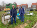 Dirk Steenssens en Koen Daniëls in de Bagoniewjk waar momenteel renovatiewerken worden uitgevoerd.