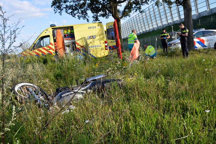 Motorrijder raakt gewond bij val aan de Ritshestraat in Breda.