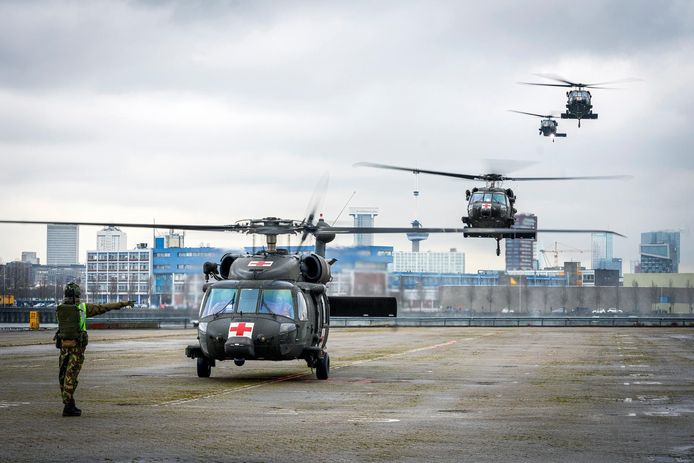 Blackhawk helikopters bij een eerdere verplaatsing van een Amerikaanse brigade.