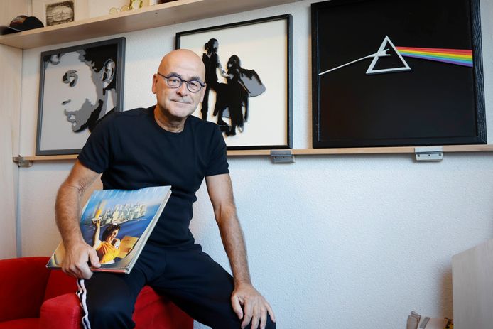 Arwin Kortleever verzamelt lp's en hoezen en gebruikt ze om collages en houtsnijwerk van te maken