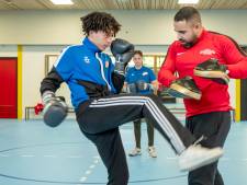 Als je brutaal bent in de klas, staat Yassin met zijn vuisten klaar