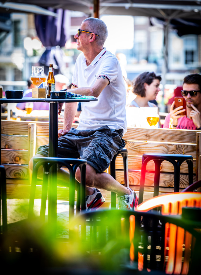 Eindelijk weer een drankje op het terras ‘Wat waren we hier aan toe