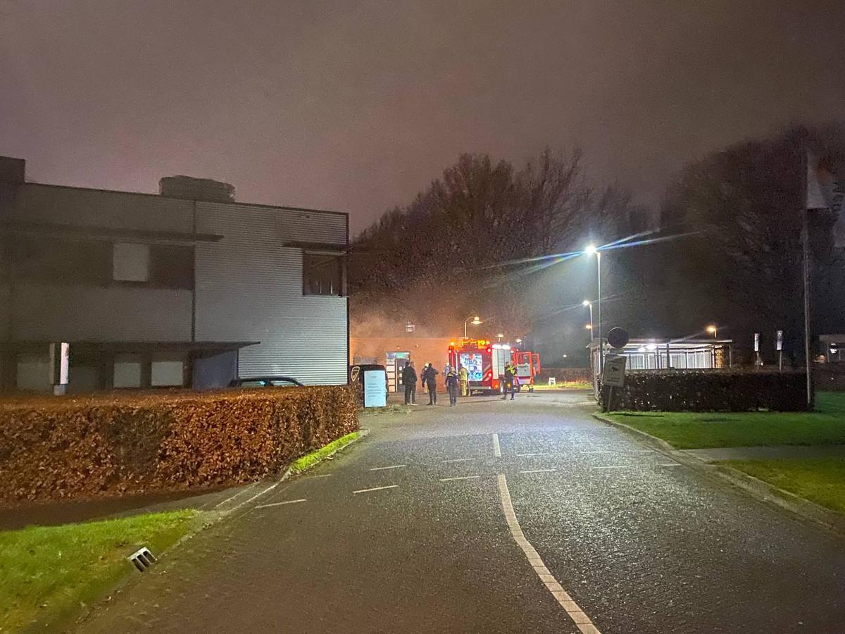Bij psychiatrische instelling De Opmaat in Hengelo is vrijdagavond brand ontstaan. De politie heeft één persoon is aangehouden.