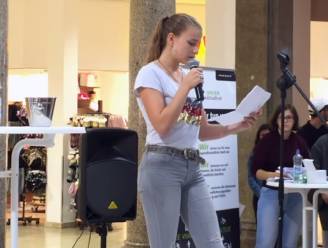 Ophef in Duitsland om racistische gedichten van tienermeisje