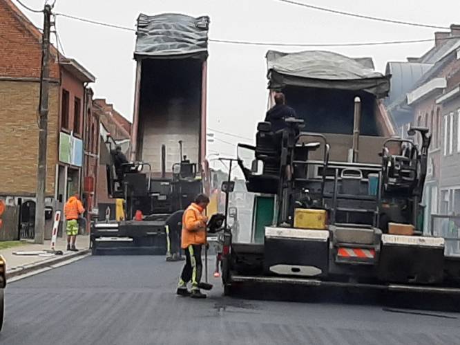 Asfaltering in Beselarestraat is klaar, maandag de belijning
