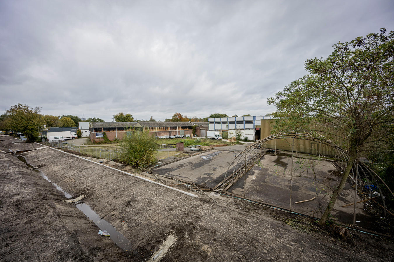 Bouw asielzoekerscentrum Enschede vertraagd, omwonenden geïnformeerd ...