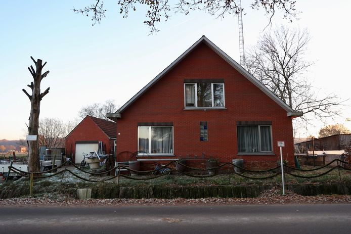 In de Jagersweg in Tessenderlo schoot de politie woensdagavond een 45-jarige man dood.