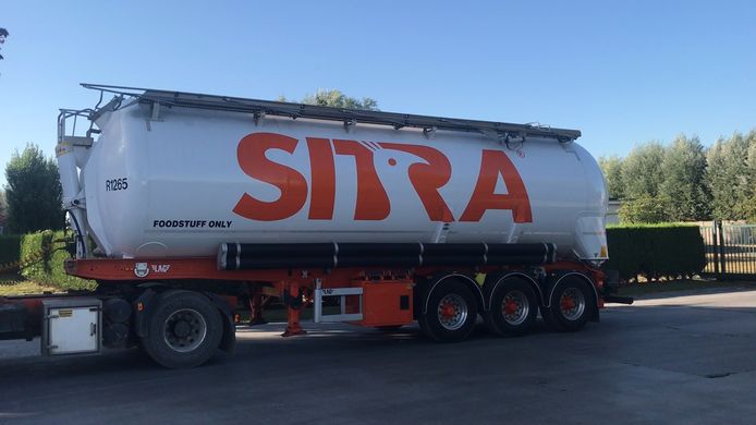 Een tankwagen van Sitra in Ieper