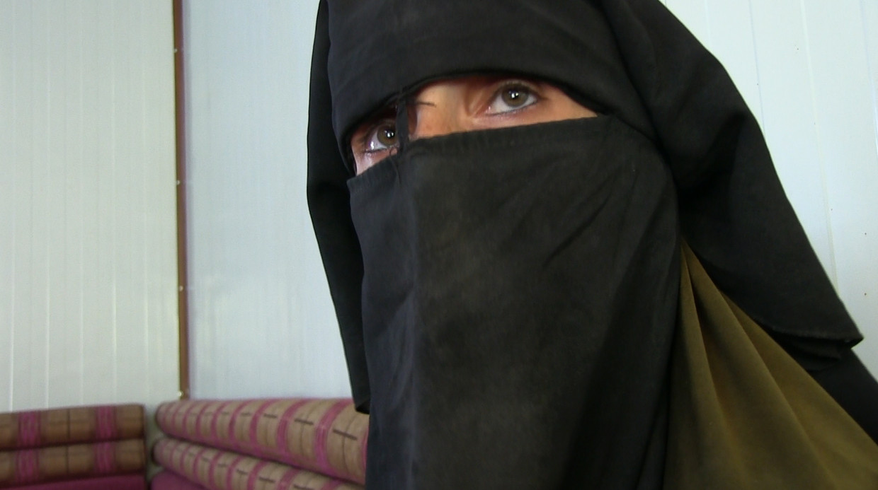 Krista in het Syrische kamp Al Hol, Krista waar ze met vier kinderen zit 