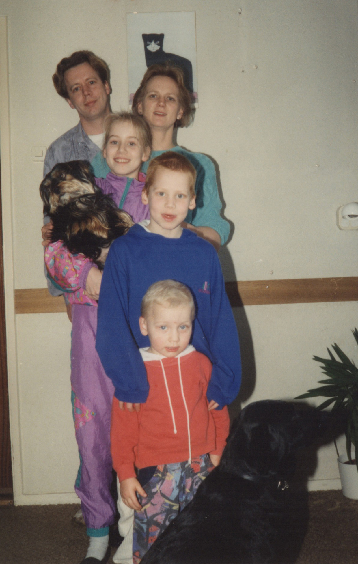 Met vrouw Dora en de drie kinderen. Beeld Hanny Alkema