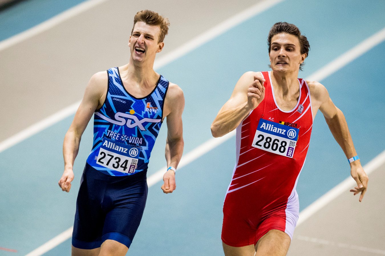 Christian Iguacel pijlsnel op 400m indoor Foto hln.be