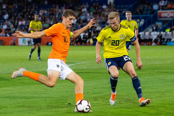 Jong Oranje mijlenver verwijderd van EK na zeperd tegen ...