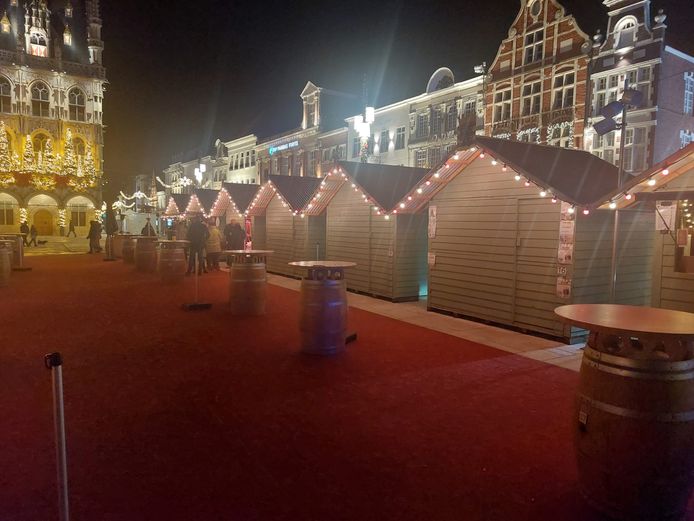 De meeste kraampjes op kerstmarkt zijn intussen gesloten