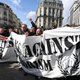 450 hooligans verstoren herdenking op Beursplein, tiental amokmakers opgepakt