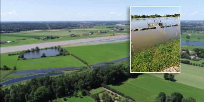 De IJssel bij Zwolle kleurt bruin.