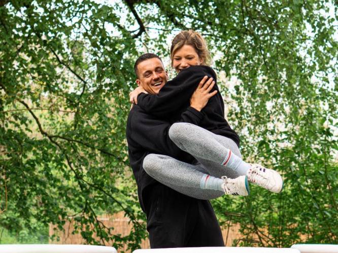 Thomas en Lauren combineren yoga met ijsbaden en brunch: “Een vrouw van 65 gaf aan dat ze zich meteen 30 jaar jonger voelde”