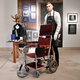 Iconische rolstoel en proefschrift Stephen Hawking voor monsterbedragen onder de hamer