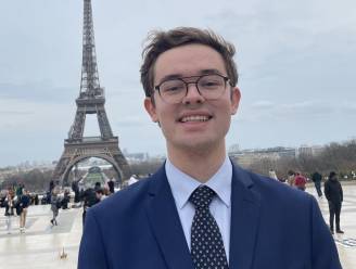 Rechtenstudent Simon (19) kroont zich tot wereldkampioen diplomatie
