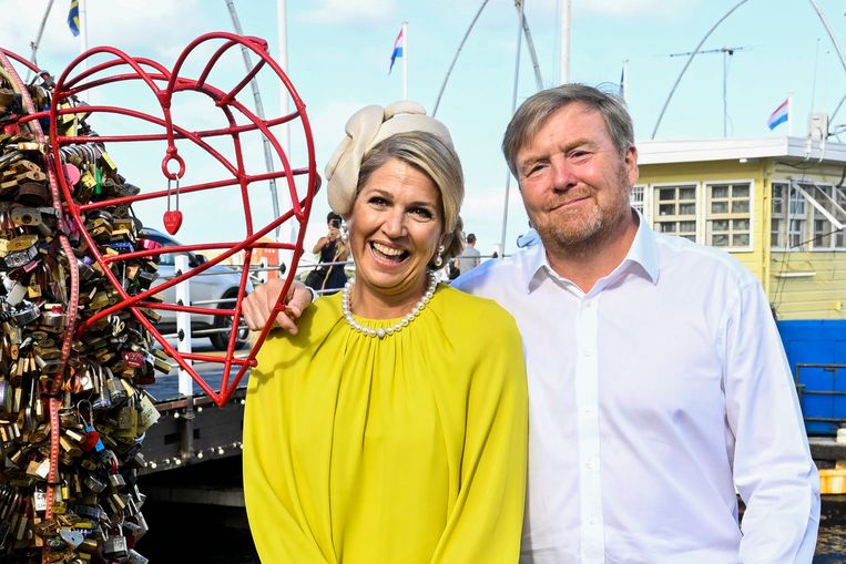 Koningin Máxima straalt in knalgeel op huwelijksdag Beeld Brunopress/Patrick van Emst