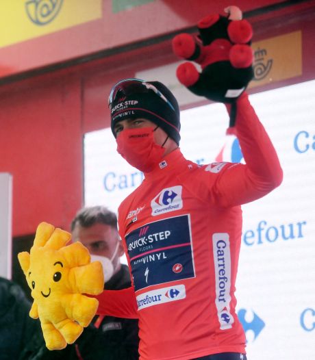 Ontketende Remco Evenepoel kraakt Primoz Roglic en verovert rode trui in Vuelta, Jay Vine wint eerste bergrit