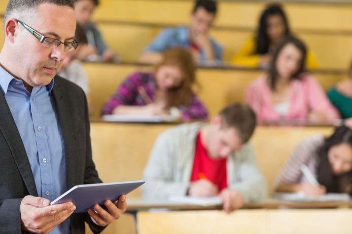 Vooral direct na het afstuderen nemen veel buitenlandse studenten weer de biezen.