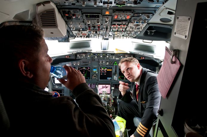 Piloot Kelly Otte geeft al jaren training aan mensen met vliegangst.