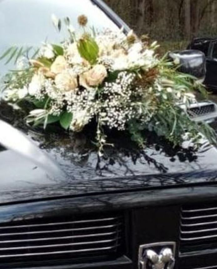 Oplossen Aanklager invoegen Boeket tijdens trouwceremonie van auto in Rhenen gestolen én twee dagen  later weer teruggebracht | Utrecht | AD.nl