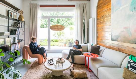 Daar zit muziek in: zo wonen Noémie Wolfs en Simon Casier