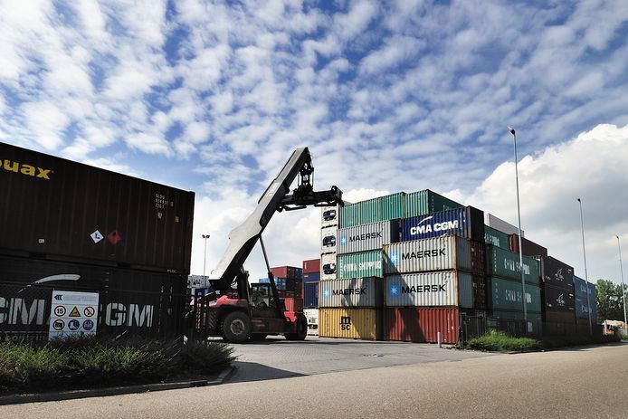 De Markiezaat Container Terminal aan de Vierlinghweg in Bergen op Zoom.