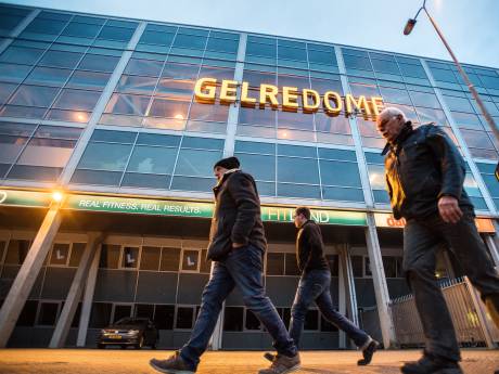 Vitesse en stadioneigenaar verwachten snel een deal te sluiten, nu KNVB dreigt met intrekken proflicentie