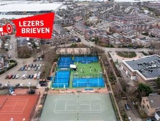 Geven en nemen rondom de padelbanen in Monster?