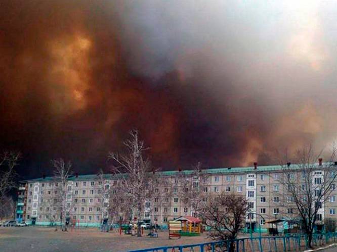 Muur van vuur overspoelt Siberië: dieren verminkt en bewoners dakloos