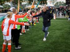Danny Buijs toont wéér clubliefde voor vv Alblasserdam: ‘Leuk om veel mensen te zien’