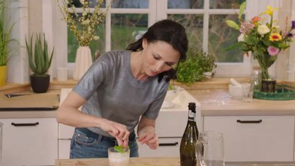130. Kip cordon bleu met amandelkroketten en prinsessenbonen & pompelmoesmojito
