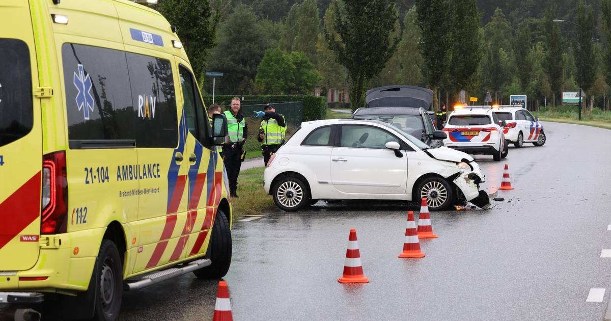 Ongeluk met drie auto’s in Sint-Oedenrode: twee personen gewond.