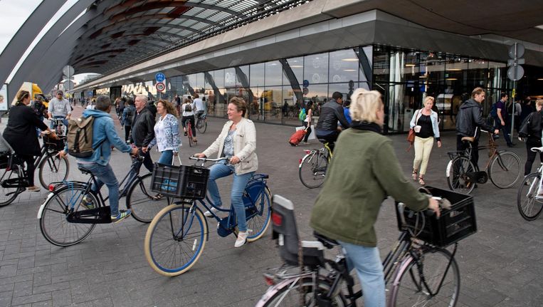 Veel vinden fietsen door de stad stressvol | Het Parool