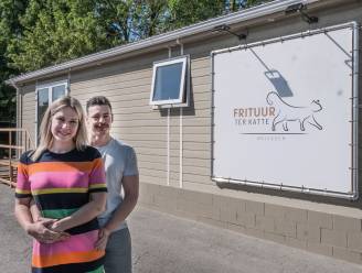 NET OPEN. Shanna (28) en Sebastian (32) openen met Ter Katte nieuwe frietbarak: “Het heeft zijn charme en we serveren enkel verse frietjes”