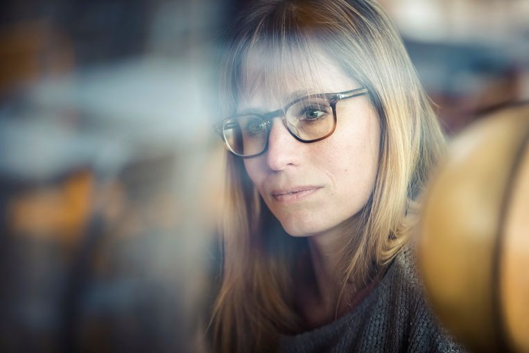 Adeline Dieudonné: “Ik had een artiestenstatuut, maar dat komt gewoon neer op stempelen en af en toe tijdelijke opdrachten doen.” Beeld Jef Boes