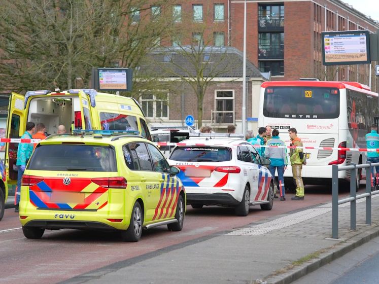 Meisje (7) overleden na botsing met bus in Utrecht, jongetje (5) zwaargewond