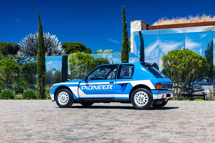 Peugeot 205 Turbo 16.