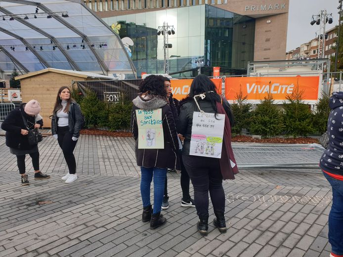 Des pancartes contre le CST à Charleroi