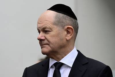 Olaf Scholz promet aux juifs qu'ils ne souffriront “plus jamais” d'antisémitisme en Allemagne