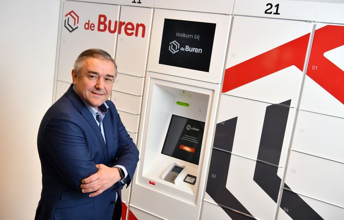 Robin Dragstra, directeur van De Buren Afhaalpunt, een bedrijf dat kluizenwanden bouwt.