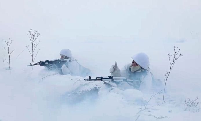 Russische soldaten tijdens oefeningen in de regio Kemerovo (Rusland).