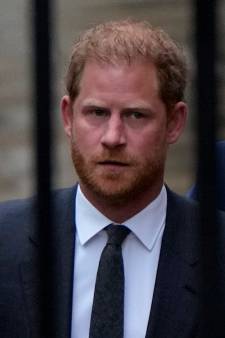Le prince Harry s'en prend à la famille royale devant la justice