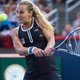 Slovaakse tennisster Dominika Cibulkova moet geblesseerd afhaken