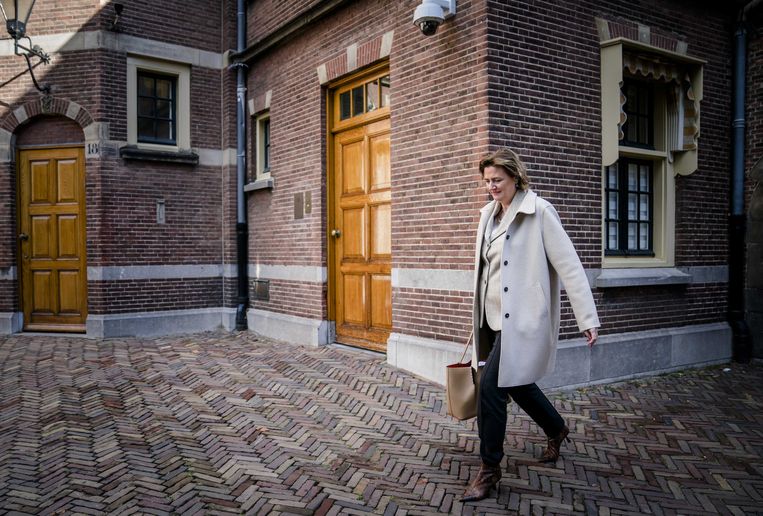 Ministers Doen Aangifte Tegen FvD Kamerlid Om Foto Met Nazivlag
