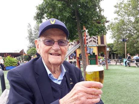 Rien was een echte zeebonk met een hart voor duiven