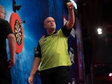 Michael van Gerwen ontsnapt in Queensland Darts Masters aan pijnlijke uitschakeling